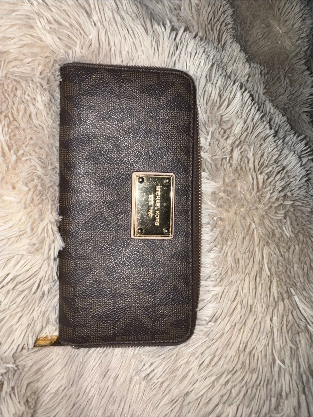 Michael Kors Jet Set Travel Large Zip Around Wallet Brown Signature MK Gold-Tone